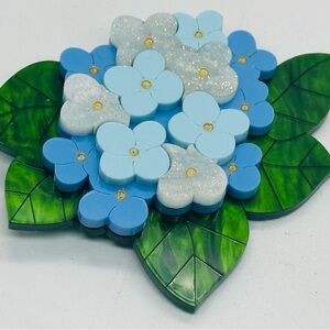 Huge Acrylic Hydrangea Flower Brooch Leaves Floral 3D Pin